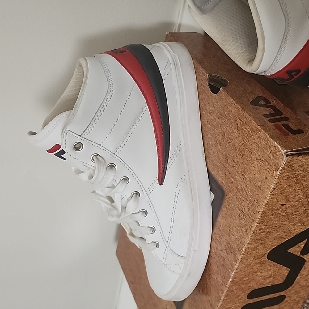 Fila Sneakers ***Like New***
